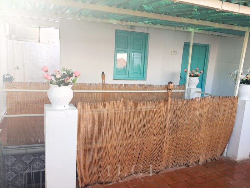 4 bedroom Townhouse for sale in Velez-Malaga - € 165,000 (Ref: 9759490)