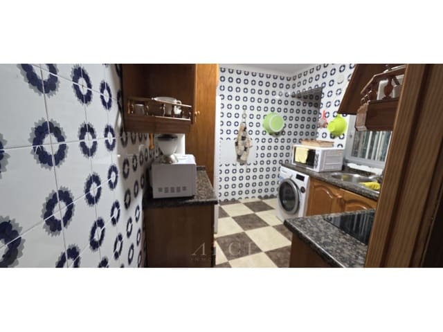 4 slaapkamer Huis te koop in Vélez-Málaga - € 165.000 (Ref: 9759490)