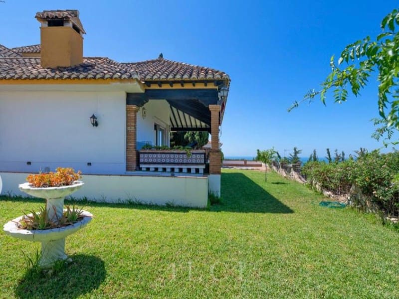5 slaapkamer Villa te koop in La Cala del Moral met garage - € 1.350.000 (Ref: 9759491)