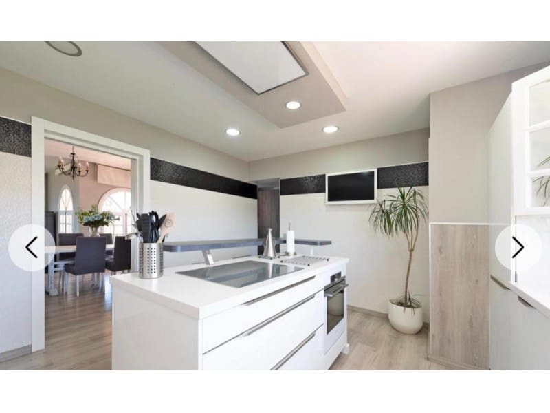 5 slaapkamer Villa te koop in La Cala del Moral met garage - € 1.350.000 (Ref: 9759491)
