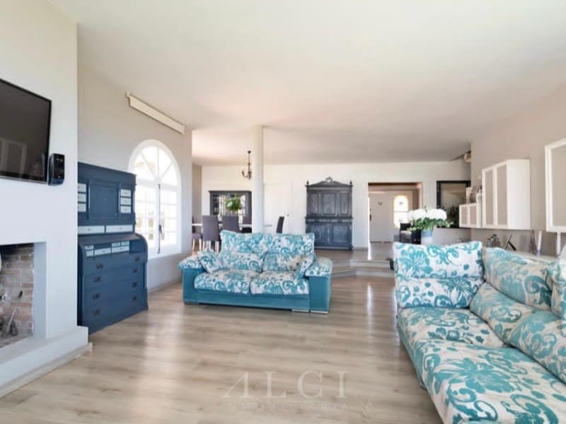 5 slaapkamer Villa te koop in La Cala del Moral met garage - € 1.350.000 (Ref: 9759491)