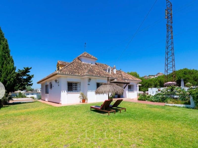 5 slaapkamer Villa te koop in La Cala del Moral met garage - € 1.350.000 (Ref: 9759491)