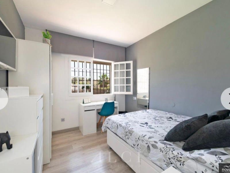5 slaapkamer Villa te koop in La Cala del Moral met garage - € 1.350.000 (Ref: 9759491)