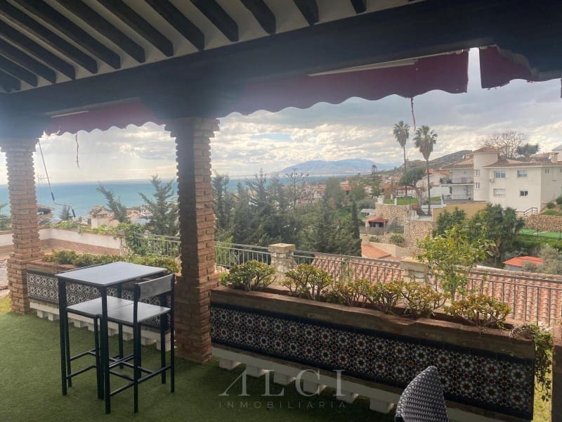 5 slaapkamer Villa te koop in La Cala del Moral met garage - € 1.350.000 (Ref: 9759491)