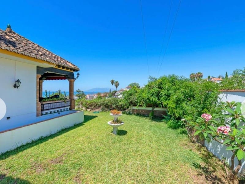 5 slaapkamer Villa te koop in La Cala del Moral met garage - € 1.350.000 (Ref: 9759491)