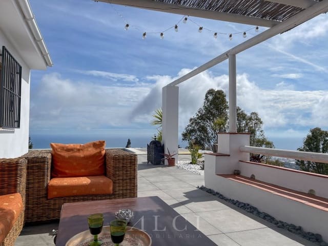 3 slaapkamer Villa te koop in Torrox Pueblo, Torrox met zwembad garage - € 595.000 (Ref: 9759494)