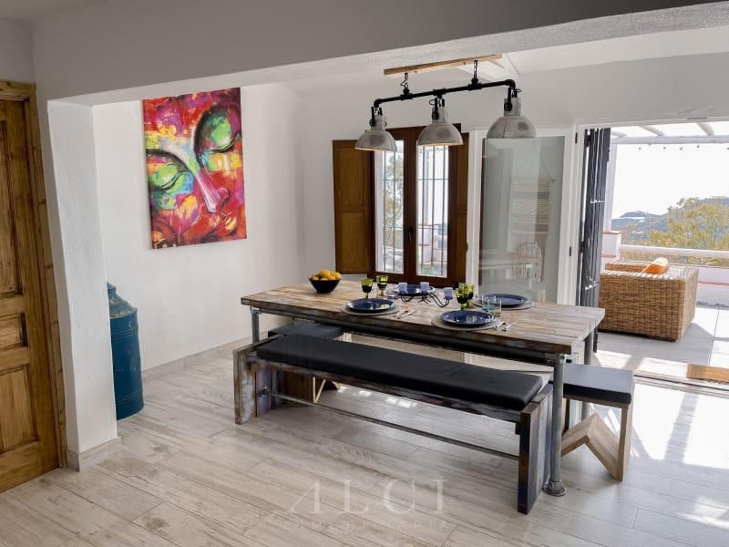 3 slaapkamer Villa te koop in Torrox met zwembad garage - € 595.000 (Ref: 9759494)