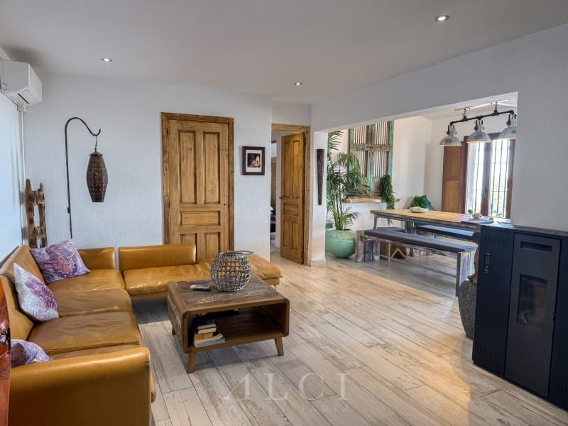 3 slaapkamer Villa te koop in Torrox met zwembad garage - € 595.000 (Ref: 9759494)