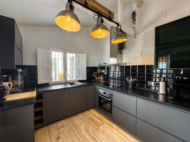 3 slaapkamer Villa te koop in Torrox met zwembad garage - € 595.000 (Ref: 9759494)