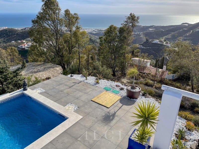 3 slaapkamer Villa te koop in Torrox met zwembad garage - € 595.000 (Ref: 9759494)