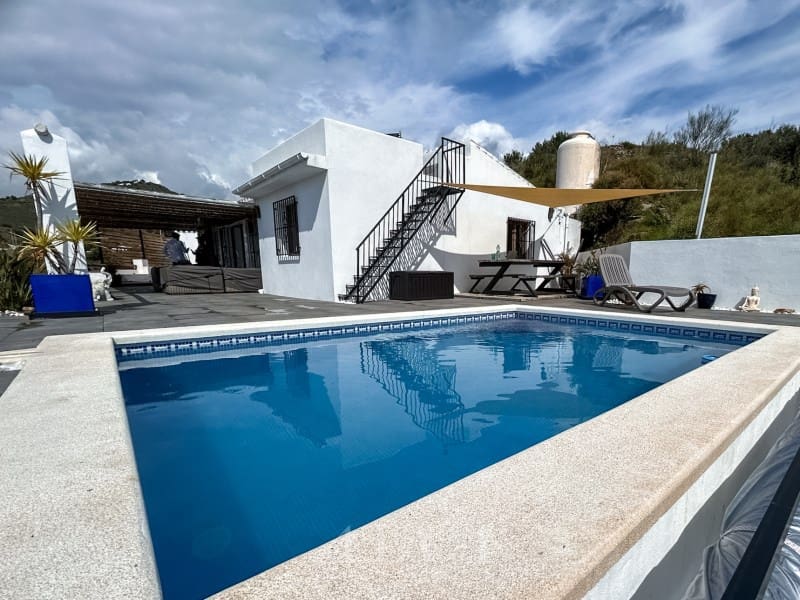 3 slaapkamer Villa te koop in Torrox met zwembad garage - € 595.000 (Ref: 9759494)