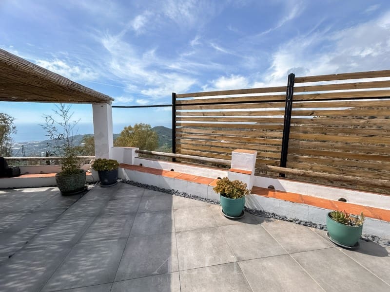 3 slaapkamer Villa te koop in Torrox met zwembad garage - € 595.000 (Ref: 9759494)