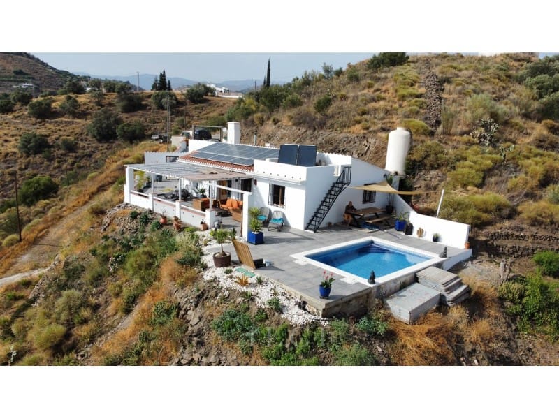 3 slaapkamer Villa te koop in Torrox met zwembad garage - € 595.000 (Ref: 9759494)