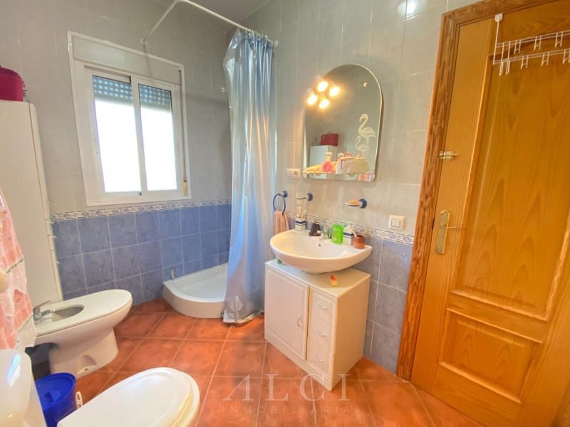 3 bedroom Villa for sale in Alcaucin with garage - € 289,900 (Ref: 9759495)