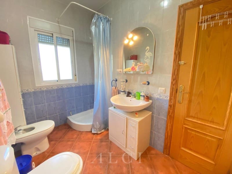 3 bedroom Villa for sale in Alcaucin with garage - € 289,900 (Ref: 9759495)
