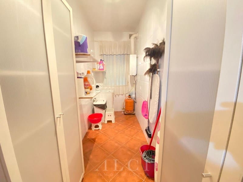 3 bedroom Villa for sale in Alcaucin with garage - € 289,900 (Ref: 9759495)