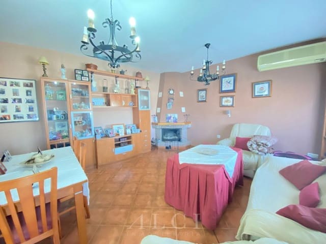 3 quarto Moradia para venda em Alcaucín com garagem - 289 900 € (Ref: 9759495)