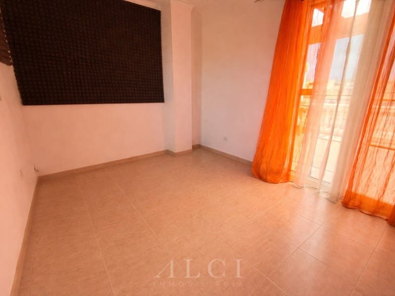 Townhouse for sale in Almayate with garage - € 350,000 (Ref: 9761890)