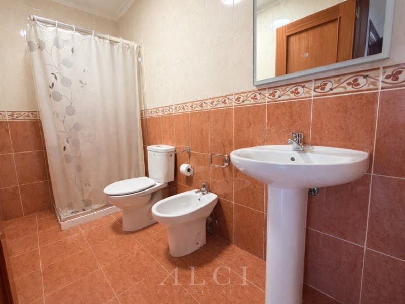 Townhouse for sale in Almayate with garage - € 350,000 (Ref: 9761890)