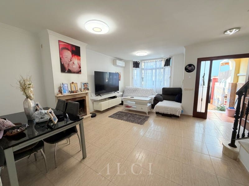 Townhouse for sale in Almayate with garage - € 350,000 (Ref: 9761890)