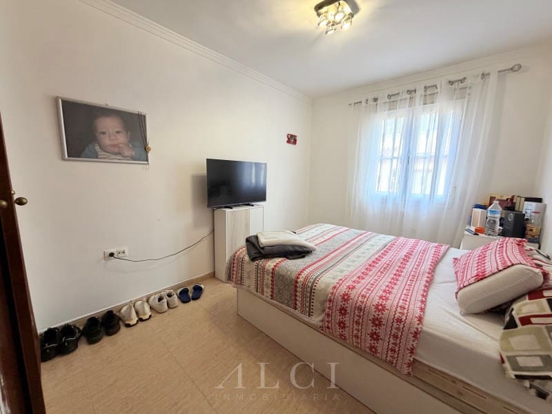 Townhouse for sale in Almayate with garage - € 350,000 (Ref: 9761890)