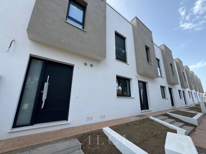 3 soverom Hus til salgs i Torre del Mar med garasje - € 440 000 (Ref: 9761894)