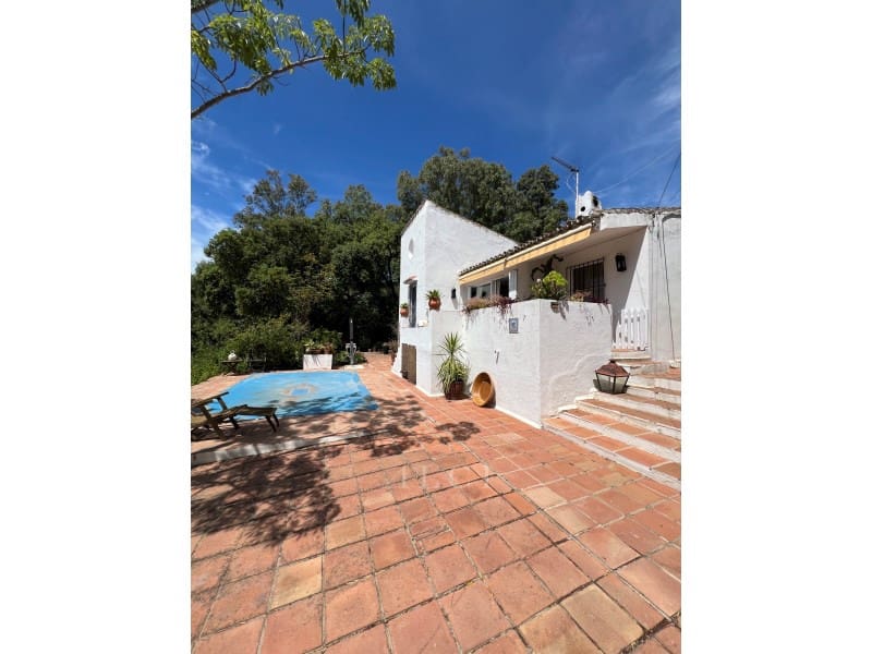 4 soverom Villa til salgs i New Golden Mile med svømmebasseng - € 850 000 (Ref: 9772930)