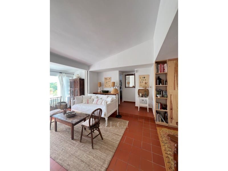 4 soverom Villa til salgs i New Golden Mile med svømmebasseng - € 850 000 (Ref: 9772930)