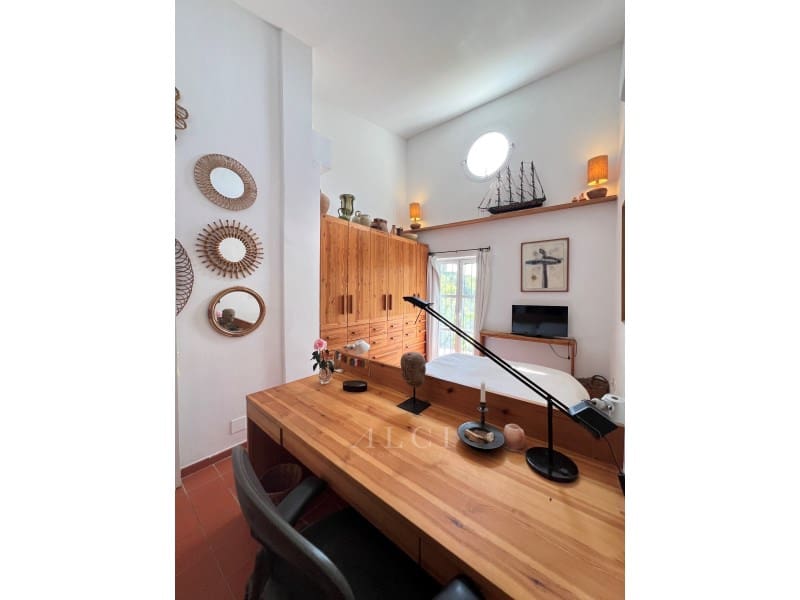 4 soverom Villa til salgs i New Golden Mile med svømmebasseng - € 850 000 (Ref: 9772930)