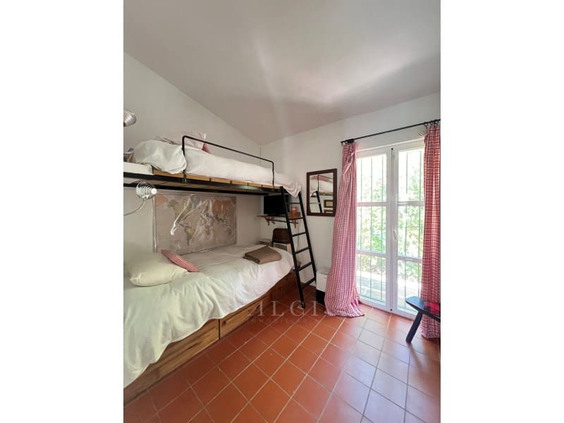 4 soverom Villa til salgs i New Golden Mile med svømmebasseng - € 850 000 (Ref: 9772930)