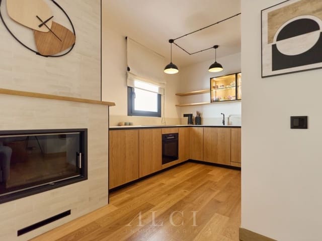 2 soveværelse Lejlighed til salg i Puerto Banus, Marbella med swimmingpool garage - € 1.100.000 (Ref: 9772931)