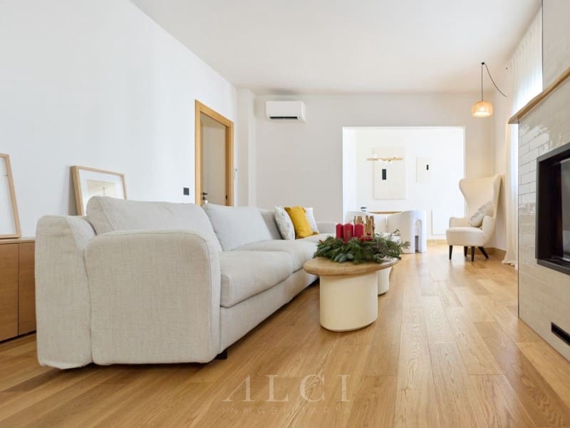 2 soveværelse Lejlighed til salg i Nueva Andalucia med swimmingpool garage - € 1.100.000 (Ref: 9772931)