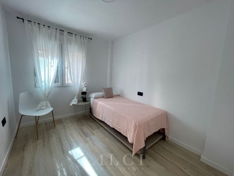 3 soverom Leilighet til salgs i La Cala del Moral med garasje - € 374 000 (Ref: 9777998)