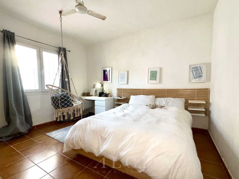 4 soveværelse Villa til salg i Benahavis med swimmingpool - € 875.000 (Ref: 9796998)