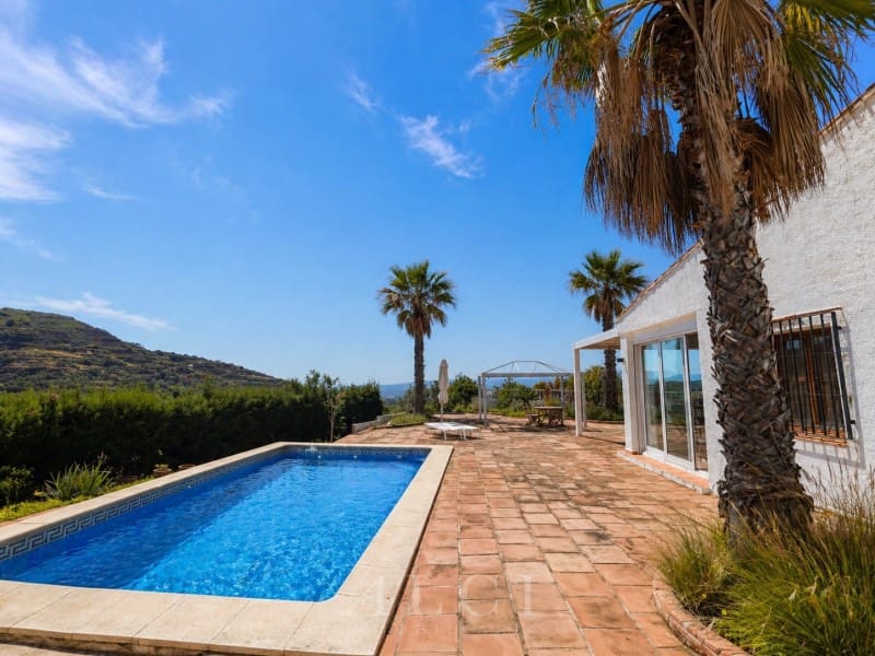 3 chambre Villa/Maison à vendre à Vinuela avec piscine garage - 420 000 € (Ref: 9804213)