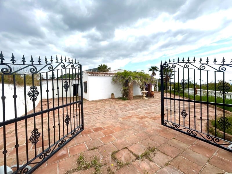 3 chambre Villa/Maison à vendre à Vinuela avec piscine garage - 420 000 € (Ref: 9804213)