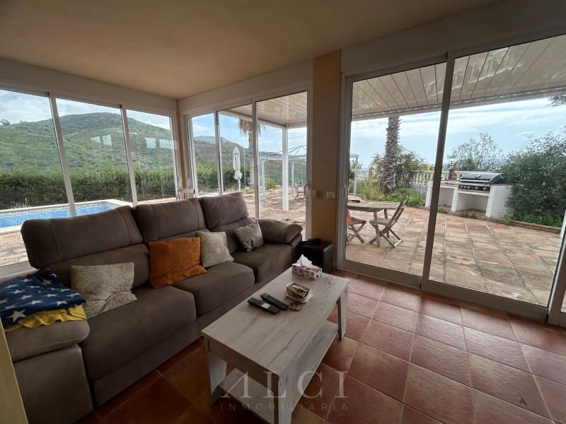 3 chambre Villa/Maison à vendre à Vinuela avec piscine garage - 420 000 € (Ref: 9804213)