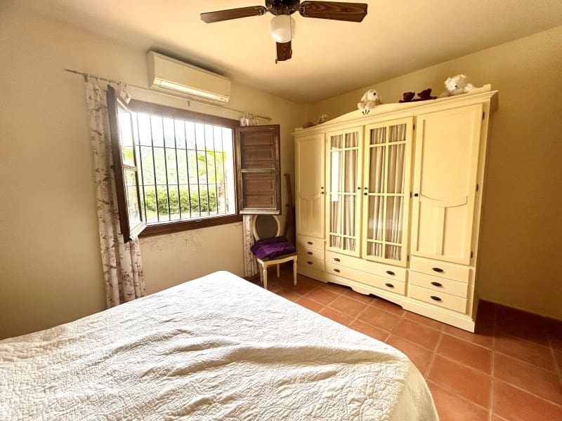 3 chambre Villa/Maison à vendre à Vinuela avec piscine garage - 420 000 € (Ref: 9804213)