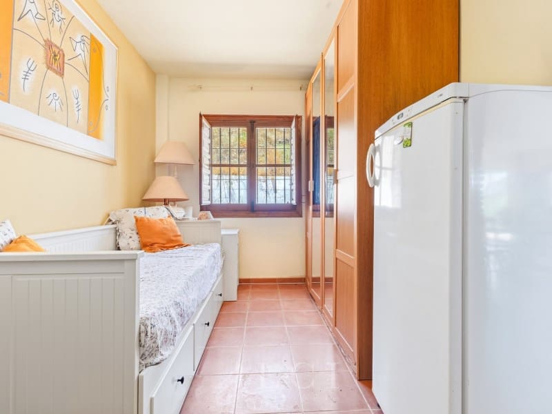 3 bedroom Villa for sale in Vinuela with pool garage - € 385,000 (Ref: 9804213)