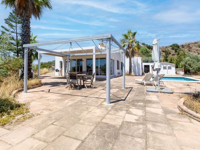 3 soveværelse Villa til salg i Viñuela med swimmingpool garage - € 385.000 (Ref: 9804213)