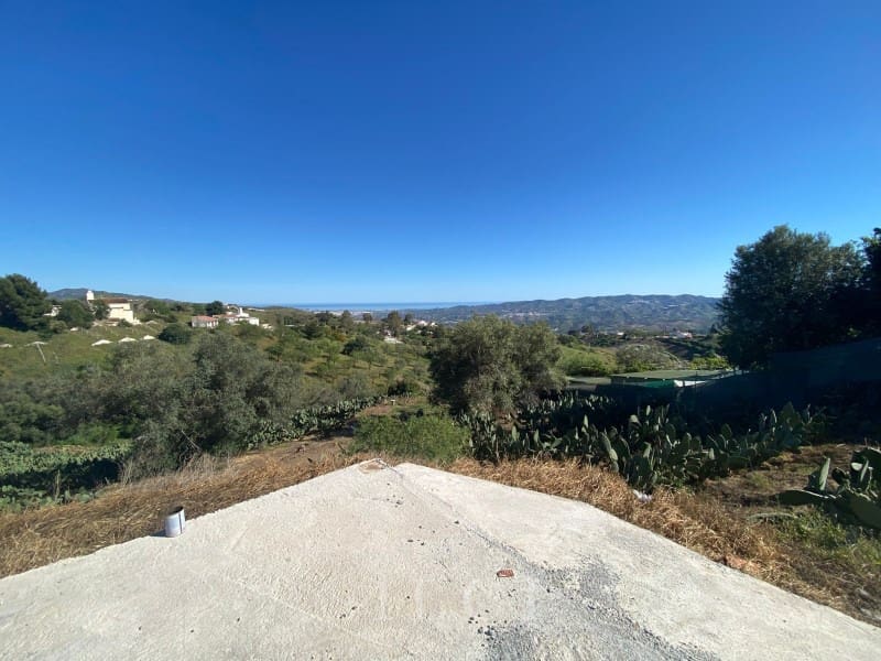 Grunde uden byggetilladelser til salg i Velez-Malaga - € 135.000 (Ref: 9806387)