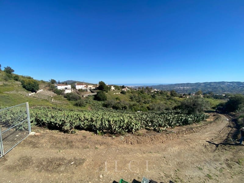 Grunde uden byggetilladelser til salg i Velez-Malaga - € 135.000 (Ref: 9806387)