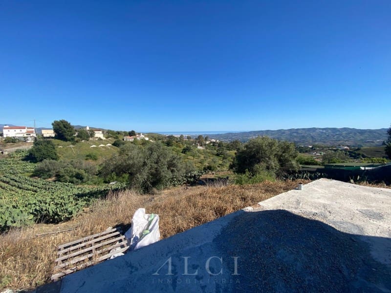 Grunde uden byggetilladelser til salg i Velez-Malaga - € 135.000 (Ref: 9806387)