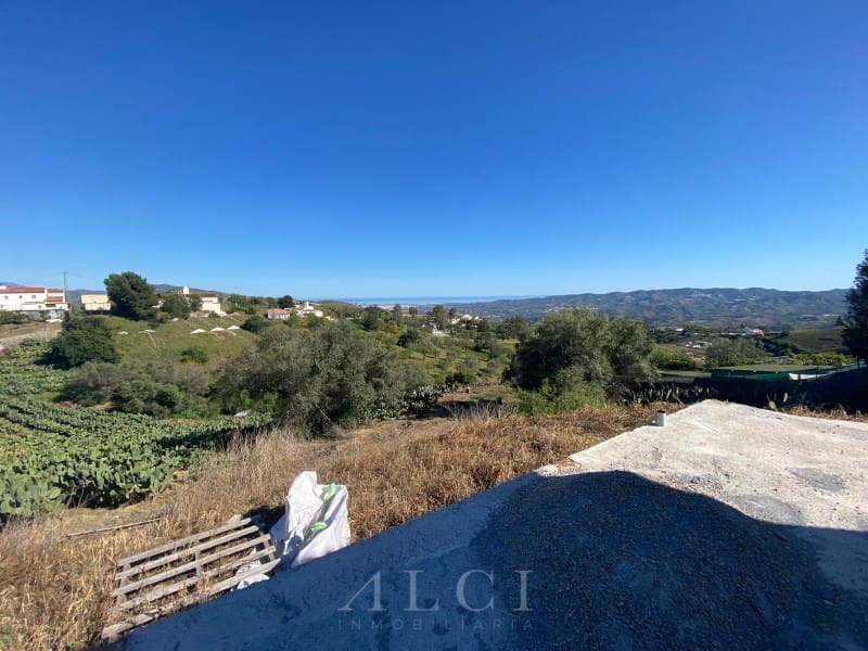 Grunde uden byggetilladelser til salg i Velez-Malaga - € 135.000 (Ref: 9806387)