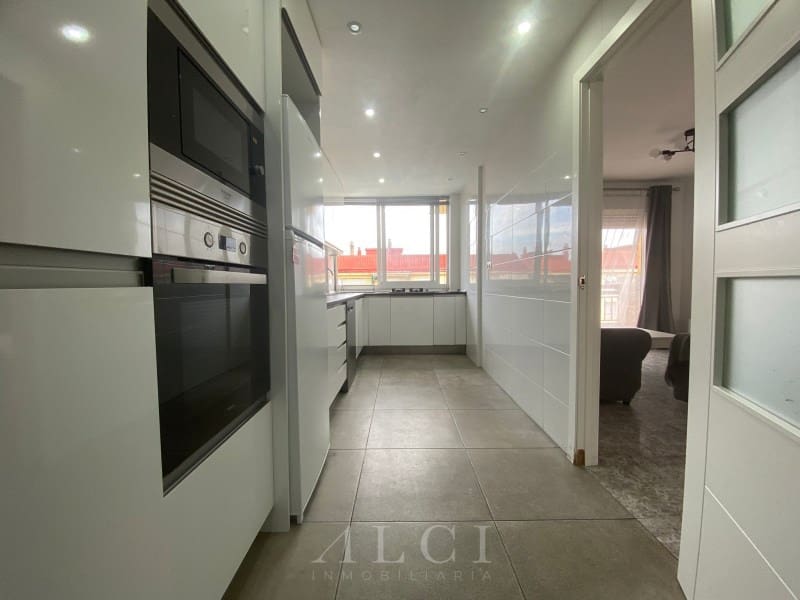 4 sypialnia Mieszkanie na sprzedaż w Velez-Malaga z basenem - 295 000 € (Ref: 9806388)