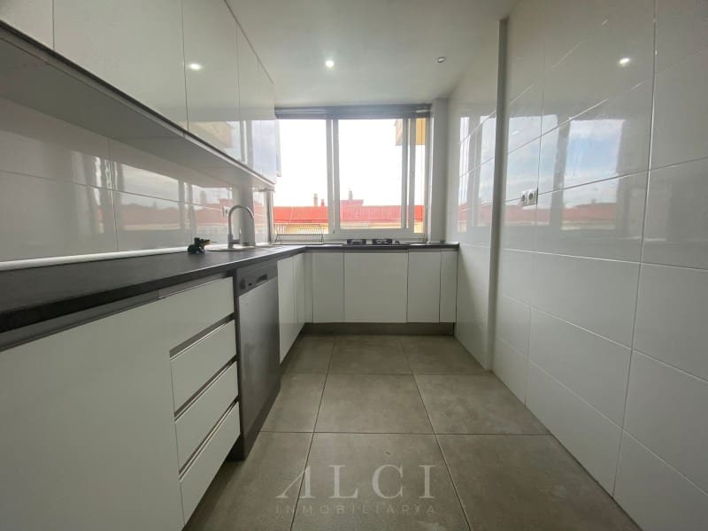 4 sypialnia Mieszkanie na sprzedaż w Velez-Malaga z basenem - 295 000 € (Ref: 9806388)