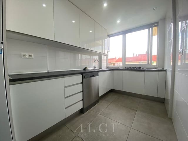 4 sypialnia Mieszkanie na sprzedaż w Vélez-Málaga z basenem - 295 000 € (Ref: 9806388)