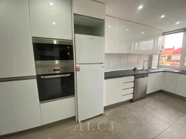 4 sypialnia Mieszkanie na sprzedaż w Vélez-Málaga z basenem - 295 000 € (Ref: 9806388)