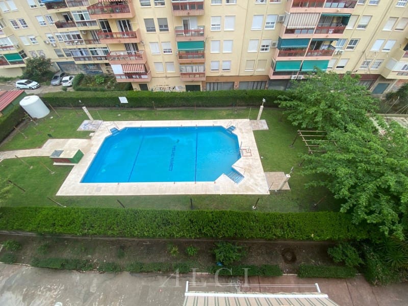 4 sypialnia Mieszkanie na sprzedaż w Velez-Malaga z basenem - 295 000 € (Ref: 9806388)