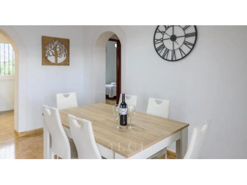 6 makuuhuone Huvila vuokrattavana paikassa Cutar mukana uima-altaan - 1 700 € (Ref: 9817982)
